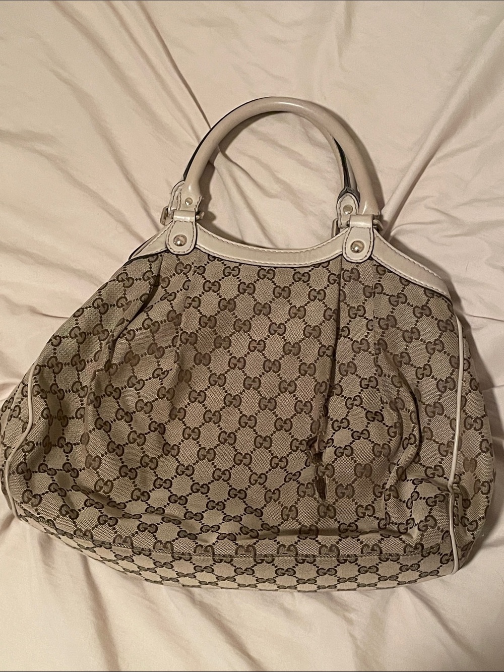 Gucci “Sukey” Beige GG Canvas Tote with Cream Trim and Gold Ring - Picture 2 of 15